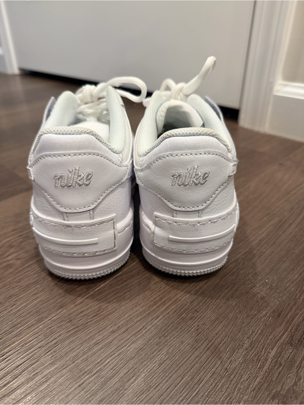 Women’s white Nike Air Force 1 - Picture 5 of 5